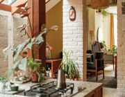 House Made by Many Hands: Hình mẫu xây dựng bền vững