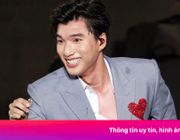 Khán giả TP.HCM 'đội mưa' xem HIEUTHUHAI diễn