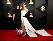 GRAMMYS2024: Đâu là xu hướng trang điểm thống trị thảm đỏ ?
