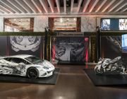 Sở hữu cặp đôi Ducati Streetfighter V4 Lamborghini - Huracan EVO chưa đủ, đại gia còn phải thuê hoạ sĩ nổi tiếng vẽ tranh lên!