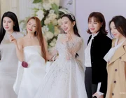 Lễ cưới diễn viên Kim Oanh: Nhã Phương - Lê Giang và dàn sao đổ bộ, cô dâu diện váy cưới 600 triệu