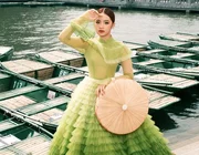 Ấn tượng với bộ ảnh thời trang chụp tại ngôi chùa lớn nhất thế giới