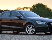 Mẫu xe Audi A3 2025 đổi mới thiết kế với đèn pha tùy chỉnh, Rivian ra mắt xe điện R3 và R3X