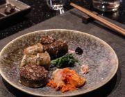 Lòng lợn thành món fine dining ở Hàn Quốc