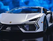 Siêu xe hybrid đầu tiên của Lamborghini lộ ảnh đã về Việt Nam, Minh "Nhựa" phấn khởi hẳn ra