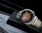 Chiếc đồng hồ vạn niên với tính năng thay đổi ngày tức thời, chỉ hiện diện trong năm 2024