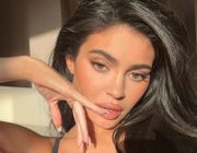 Học hỏi phong cách thời trang của Kylie Jenner để nâng cấp tủ đồ ngay nào!