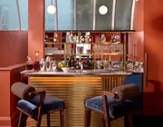 Quán bar “ngầu” nhất phố liệu đang ẩn náu tại nhà may gần bạn?
