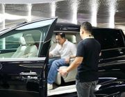 Làm phim bội thu, Trấn Thành tậu thêm Volkswagen Viloran mới nhập từ Trung Quốc