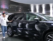 Ngắm chiếc ôtô mới tậu của Trấn Thành