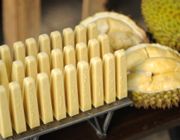 Kem chấm muối ở Hà Nội hút khách vì lạ miệng