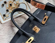 Vì sao hành trình mua Hermès Birkin của các "thượng đế" đều không dễ dàng?