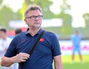 Cơ hội cuối cùng cho huấn luyện viên Troussier