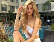 Thời trang tôn eo 'con kiến' của Miss World  2024 Krystyna Pyszková