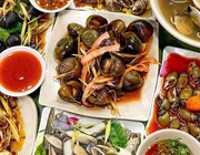 Điểm danh những khu phố ẩm thực nức tiếng ở TP.HCM