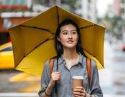 Bí quyết du lịch nhẹ nhàng: 10 thứ bạn nên mua thay vì mang theo