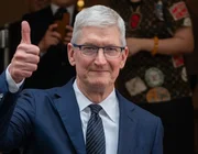 Tim Cook kết thúc 2 ngày làm việc tại Hà Nội, lên máy bay rời Việt Nam