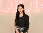 Haerin giao lưu với các sao quốc tế tại show Dior Pre-Fall 2024