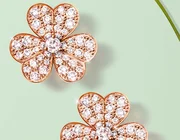 Đón xuân 2024 với trang sức Van Cleef & Arpels Frivole
