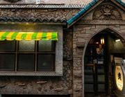 Gần một thế kỷ, quán cà phê ở Tokyo không phục vụ khi khách dùng điện thoại
