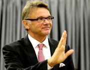 HLV Troussier về nước, khép lại hành trình buồn cùng bóng đá Việt Nam