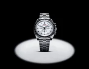 Omega ra mắt phiên bản Speedmaster Moonwatch với phong cách mặt số mới