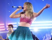 Taylor Swift đưa trend thời trang lấp lánh trở lại với các trang phục biểu diễn The Eras Tour