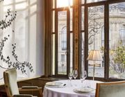 Có gì ở nhà hàng 3 sao Michelin nơi Lisa và bạn trai tỷ phú hẹn hò?