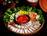 Một ngày thưởng thức đặc sản Huế