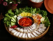 Một ngày thưởng thức đặc sản Huế