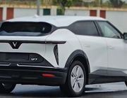 Lộ diện VinFast VF 7 bản base giá 850 triệu: Lược bỏ nhiều trang bị, sức mạnh chỉ bằng nửa so với bản Plus