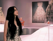 Jisoo BLACKPINK, Natalie Portman diện đầm hoa tại sự kiện Dior