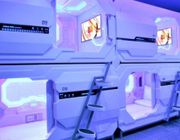 Trải nghiệm qua đêm trong khách sạn tổ kén tại TP.HCM