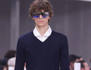 Prada Menswears SS25:"Gần hơn" đến ranh giới của thực tế và mộng tưởng