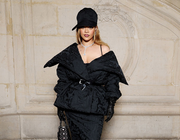 Rihanna thay thế cương vị của Charlize Theron tại Dior
