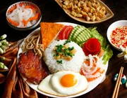Cuộc đua giành ‘ngôi vương’ cơm tấm tại TP.HCM