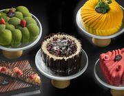 "Slice into Surprise": BST bánh ngọt nguyên ổ mới từ Renaissance Saigon