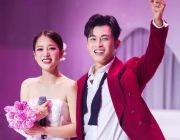 Dàn Anh trai say hi bấn loạn khi được vợ chồng Puka - Gin Tuấn Kiệt "phát cơm"