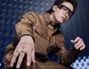 Người đứng sau tủ đồ thời trang đa dạng của Anh Trai “Say Hi” là ai?