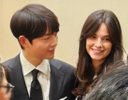 Song Joong Ki báo tin trọng đại với vợ Tây ở tuổi 38