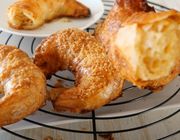 Cả thế giới phát sốt với trào lưu làm bánh Croissant bằng bánh tráng Việt Nam