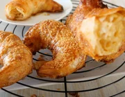 Cả thế giới phát sốt với trào lưu làm bánh Croissant bằng bánh tráng Việt Nam