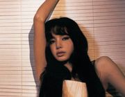 “New Woman”: Thông điệp nữ quyền cộng hưởng cùng loạt thương hiệu xa xỉ của Lisa