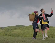 "Đi giữa trời rực rỡ" gây sốt: Không cần làm lố, phim vẫn đạt tỷ lượt xem?