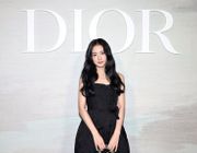 Dấu ấn thời trang của Jisoo vượt 3 thành viên Blackpink
