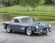 Chiếc Ferrari này bán cho đại gia chịu chơi với giá quy đổi tới 425 tỷ đồng: Chỉ có 56 chiếc, từng chạy trên nhiều đường đua