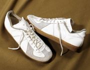 Đôi giày tiền thân của adidas Samba trở lại đường đua