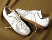Đôi giày tiền thân của adidas Samba trở lại đường đua