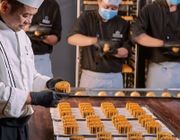 Có gì bên trong những hộp bánh trung thu tiền triệu nhưng vẫn ‘cháy hàng’?