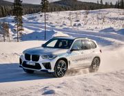 Toyota và BMW lập liên minh sản xuất xe chạy bằng hydro